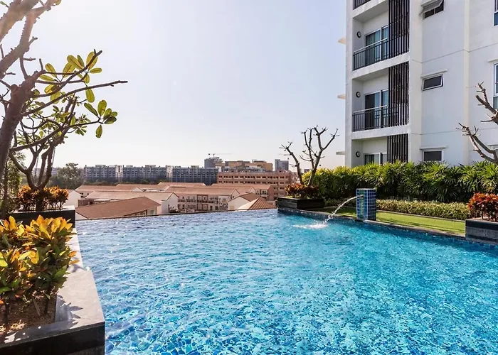 Luxury 31St Top Floor Condo With Swimming Pool