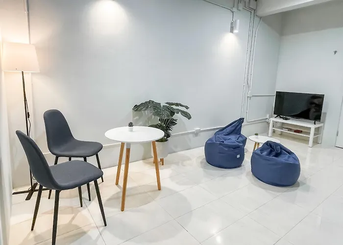 Shapel Hostel And Cafe