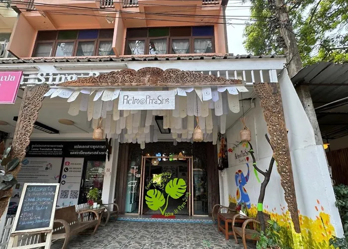 Retro At Phra Sing Guest House