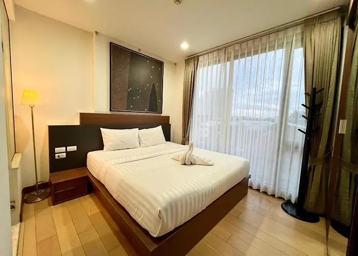 Modern 2-Bedroom Condo With Pool