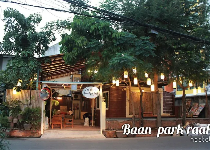Baan Park Raak Backpacker Hostel