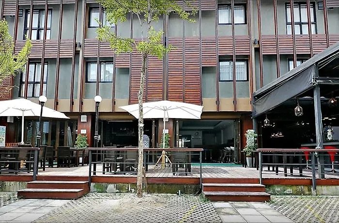 Basic Line Hotel @ Loikroh