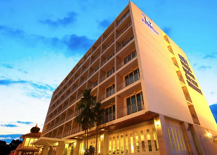 B2 Premier Hotel & Resort