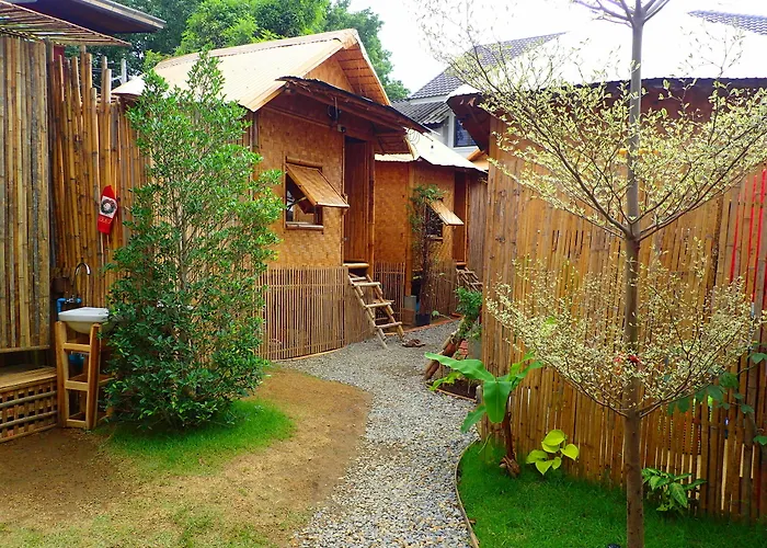 Fundee Story Guesthouse Bamboo House In Chiang Mai Old Town