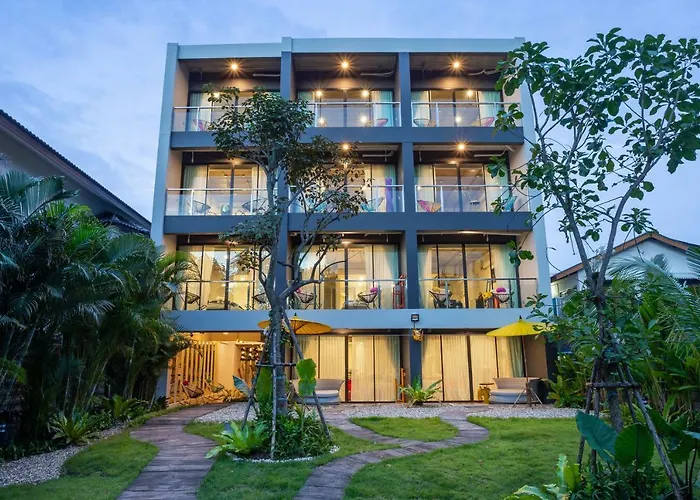 River Art Hotel