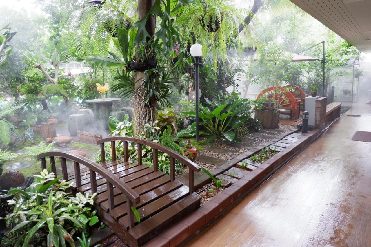 42 Garden Pool Resort