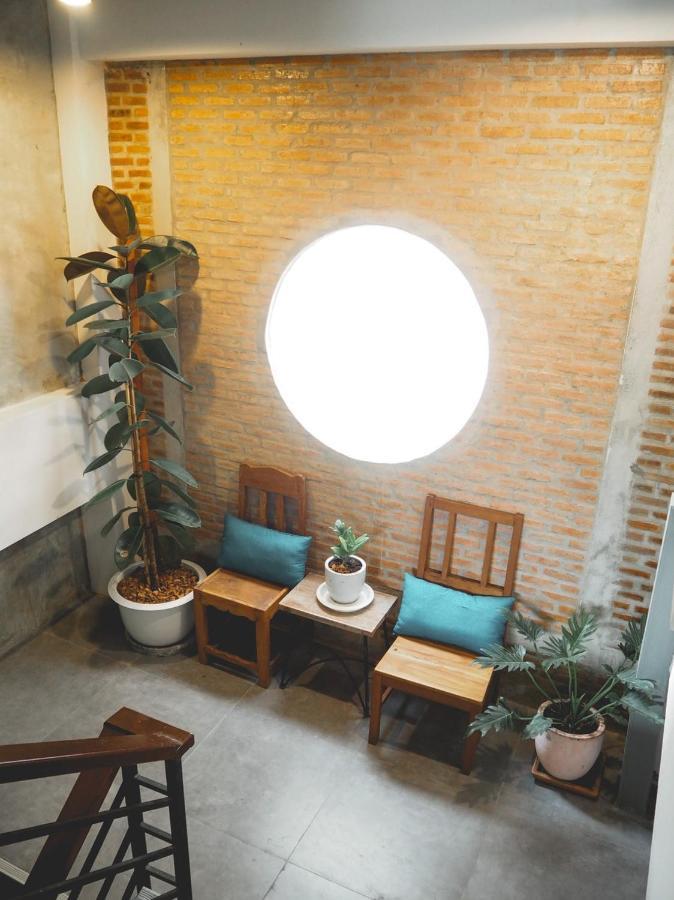 Hostel Give Me 5 Chiang Mai