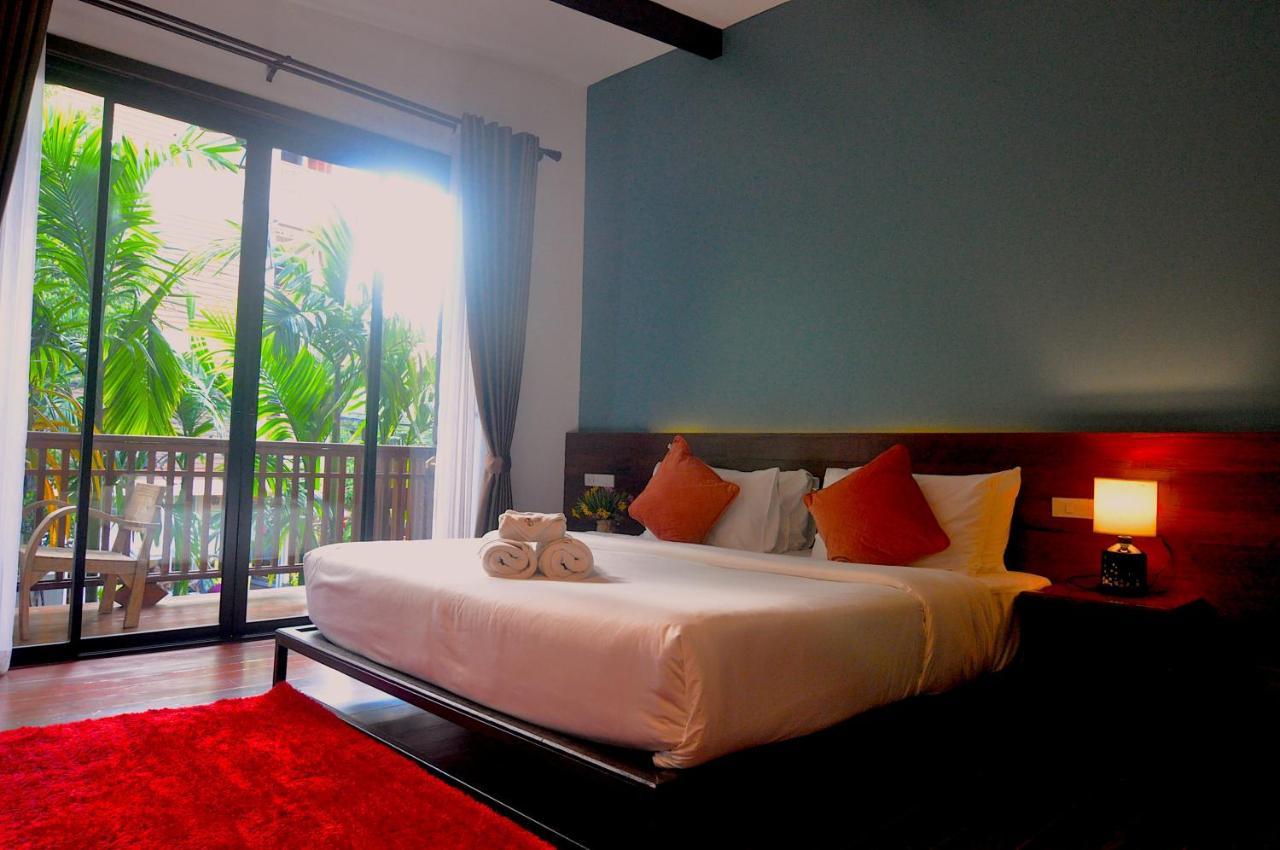 The Eight Ratvithi House 3*