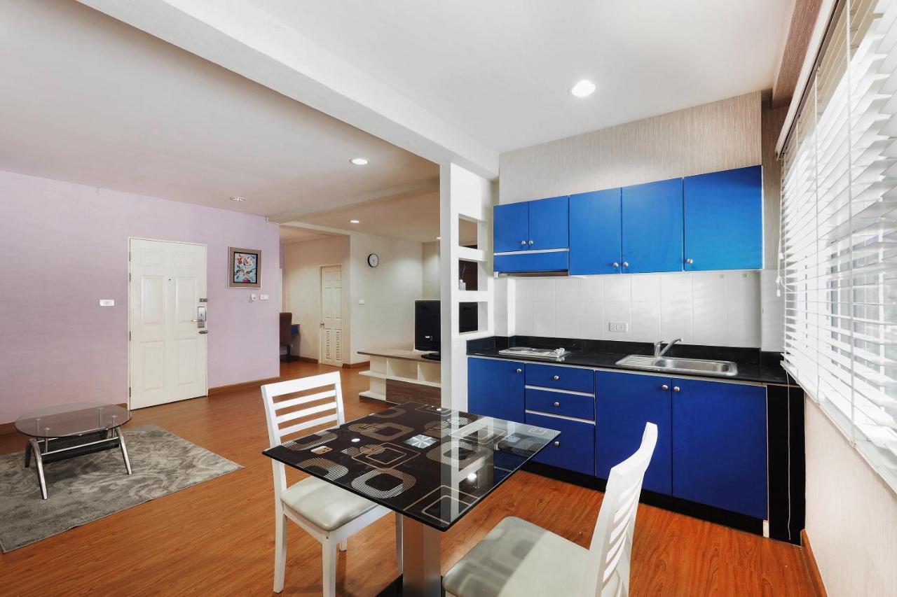 Oyo 995 Blue Cafe Hotel