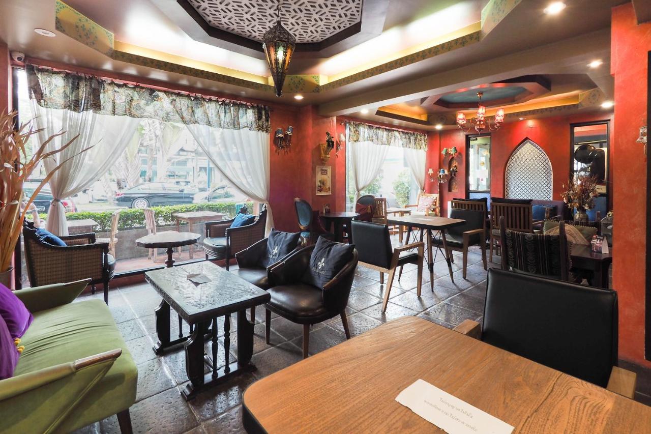 Hotel Oyo 995 Blue Cafe Chiang Mai