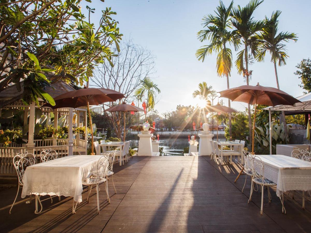 Hotel B2 Riverside Colonial