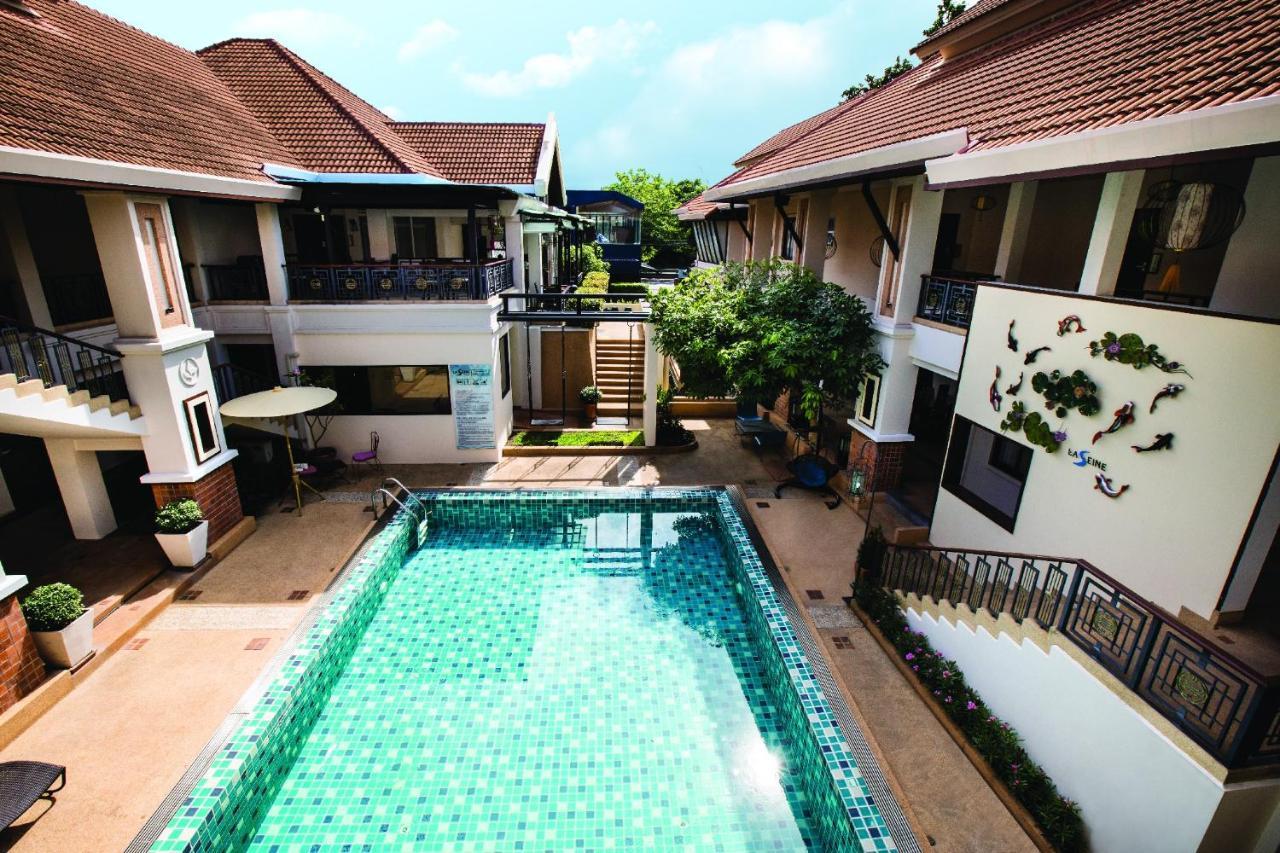 La Seine Resort, *