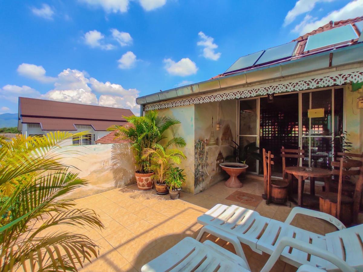 Awana House Bed & Breakfast Chiang Mai