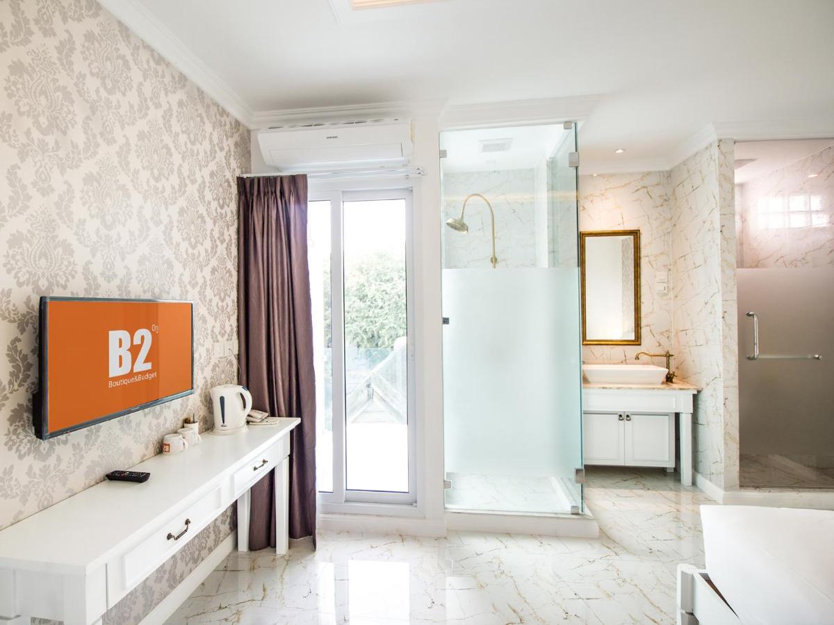 B2 Riverside Colonial Hotel