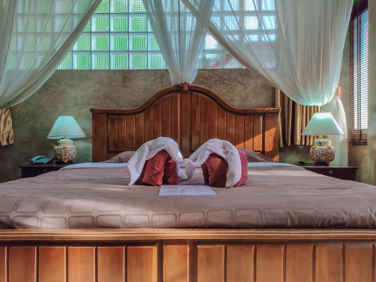 Awana House Bed & Breakfast