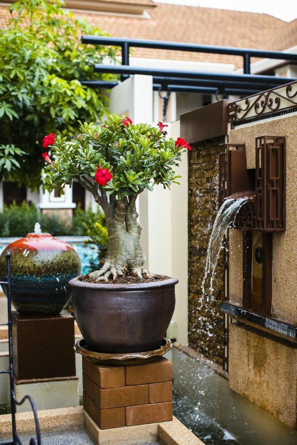 La Seine Resort, *