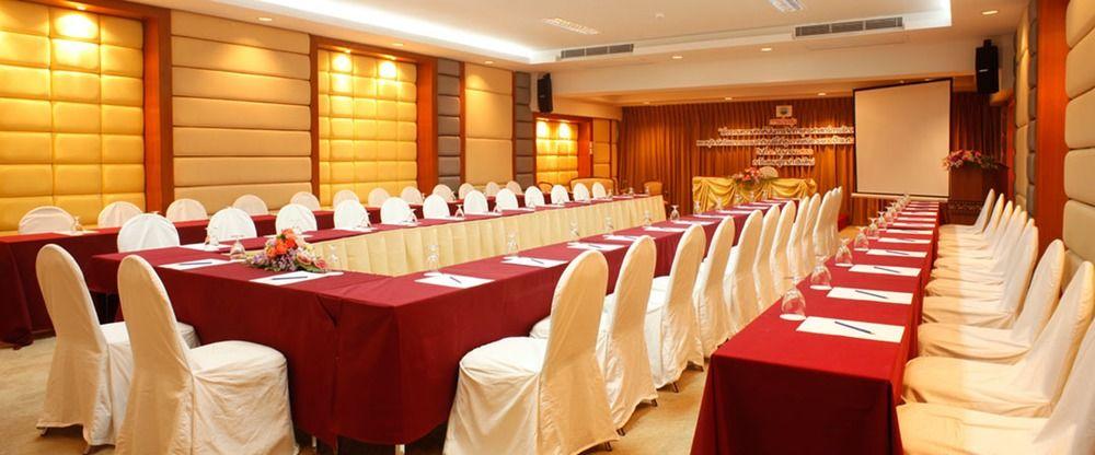 Hotel Furama 4*