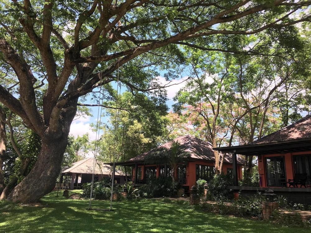 Baan Namping Riverside Village Chiang Mai