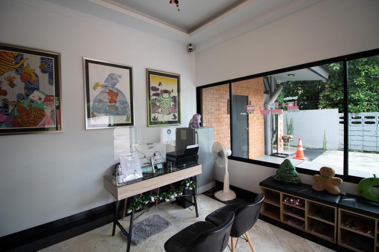 The 168 Gallery And 2* Chiang Mai
