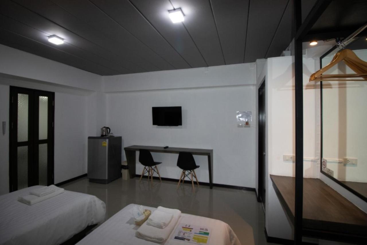 Hotel The 168 Gallery And