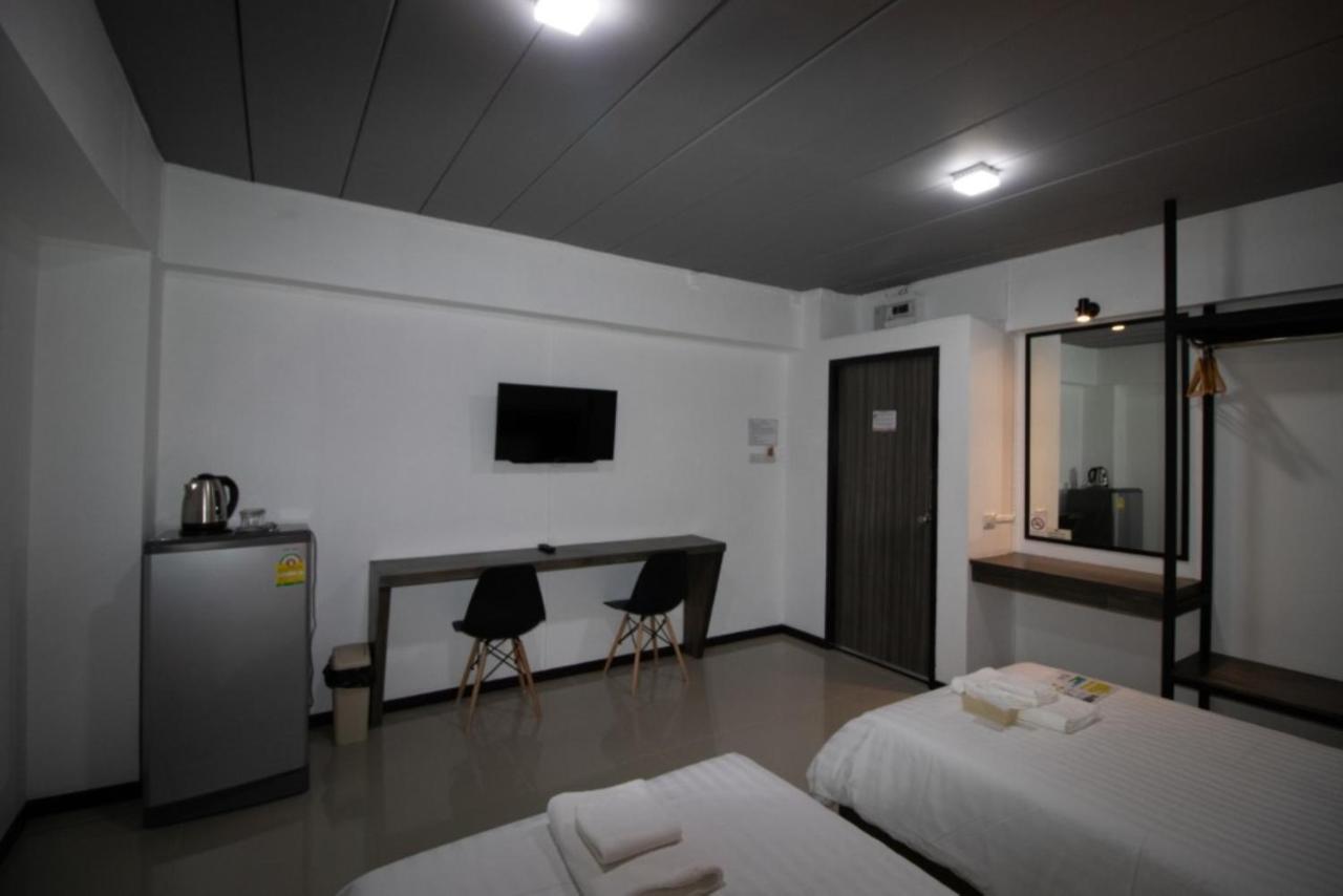 The 168 Gallery And 2* Chiang Mai