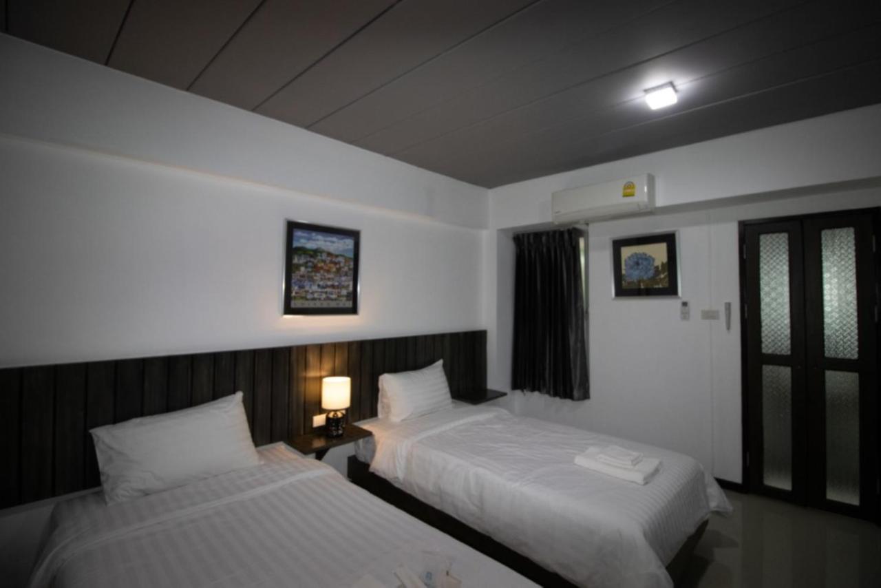 Hotel The 168 Gallery And