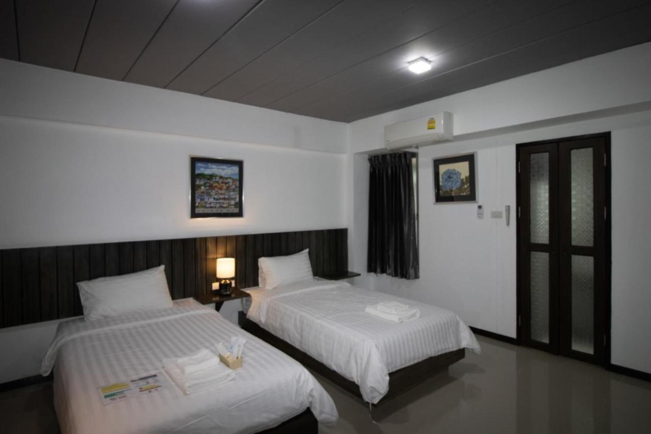The 168 Gallery And 2* Chiang Mai