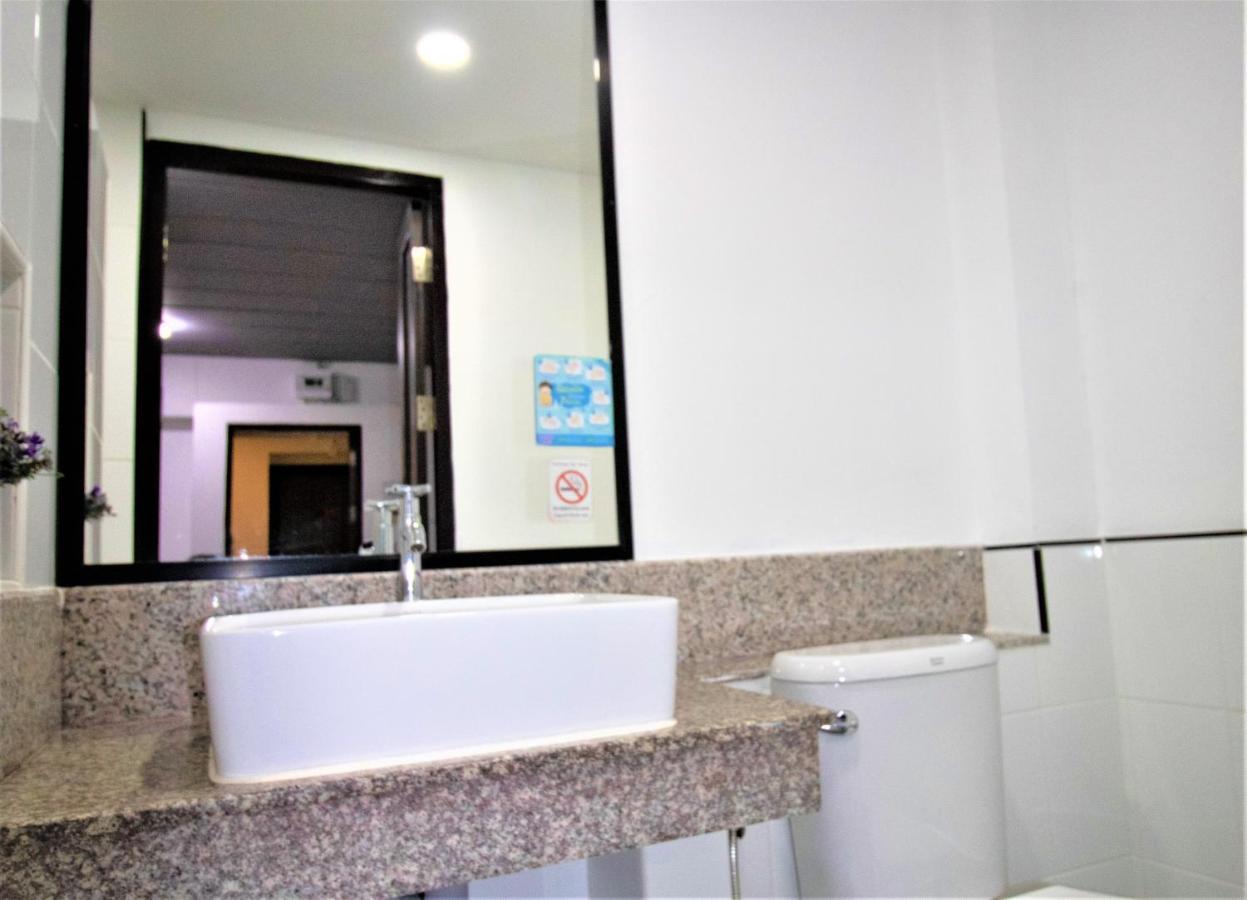 The 168 Gallery And 2* Chiang Mai