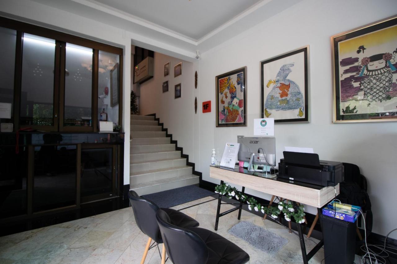 Hotel The 168 Gallery And