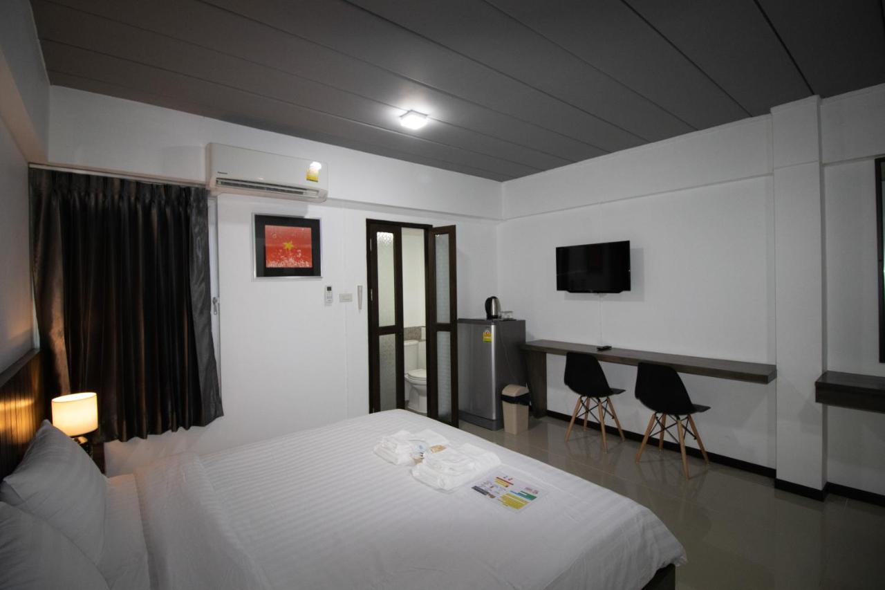 The 168 Gallery And 2* Chiang Mai