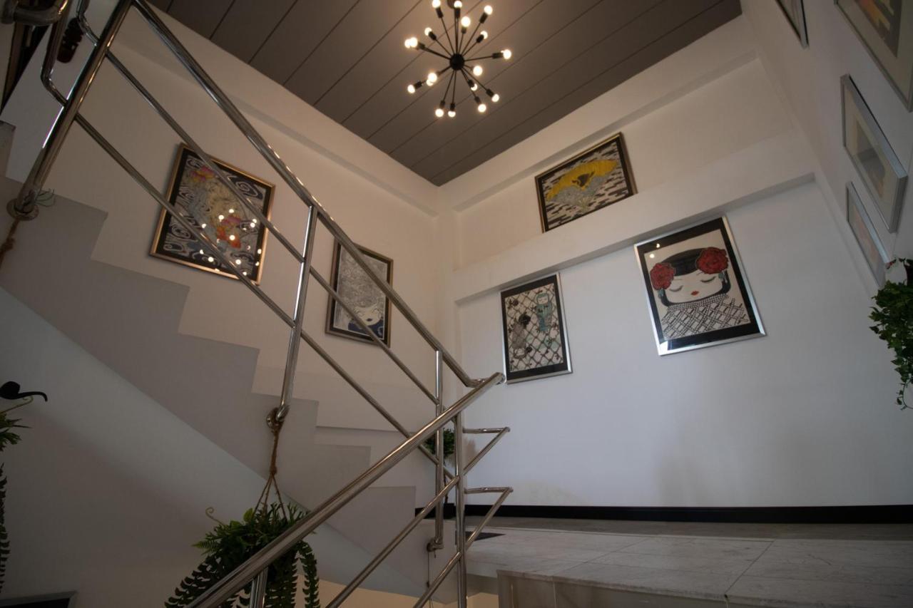 The 168 Gallery And 2*