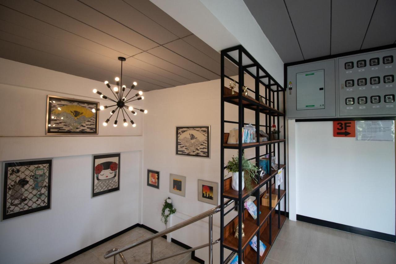 Hotel The 168 Gallery And