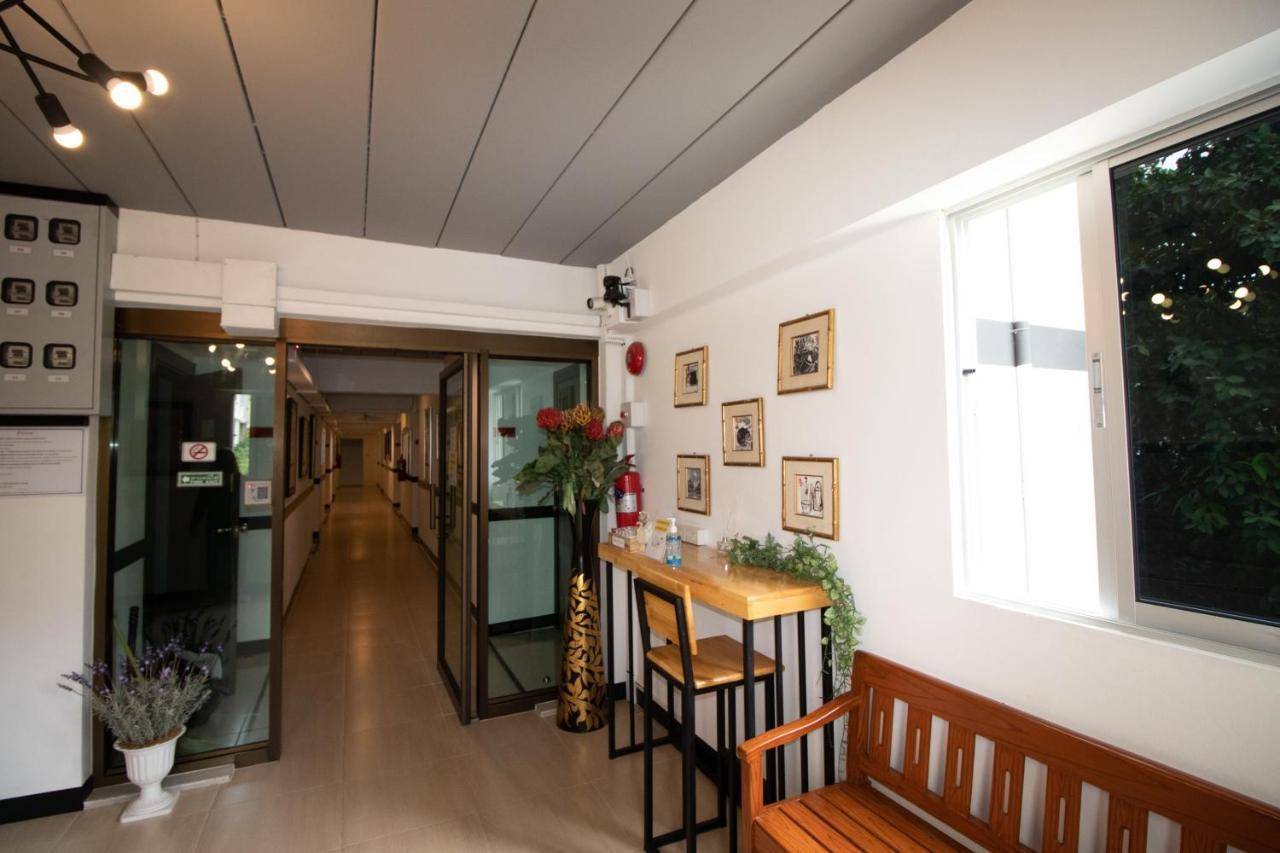 The 168 Gallery And 2* Chiang Mai