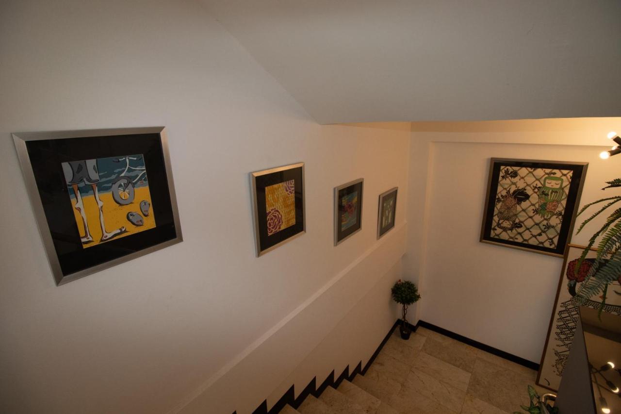 Hotel The 168 Gallery And