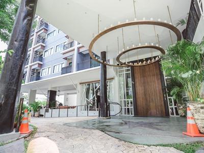 Icheck Trams Square Resort