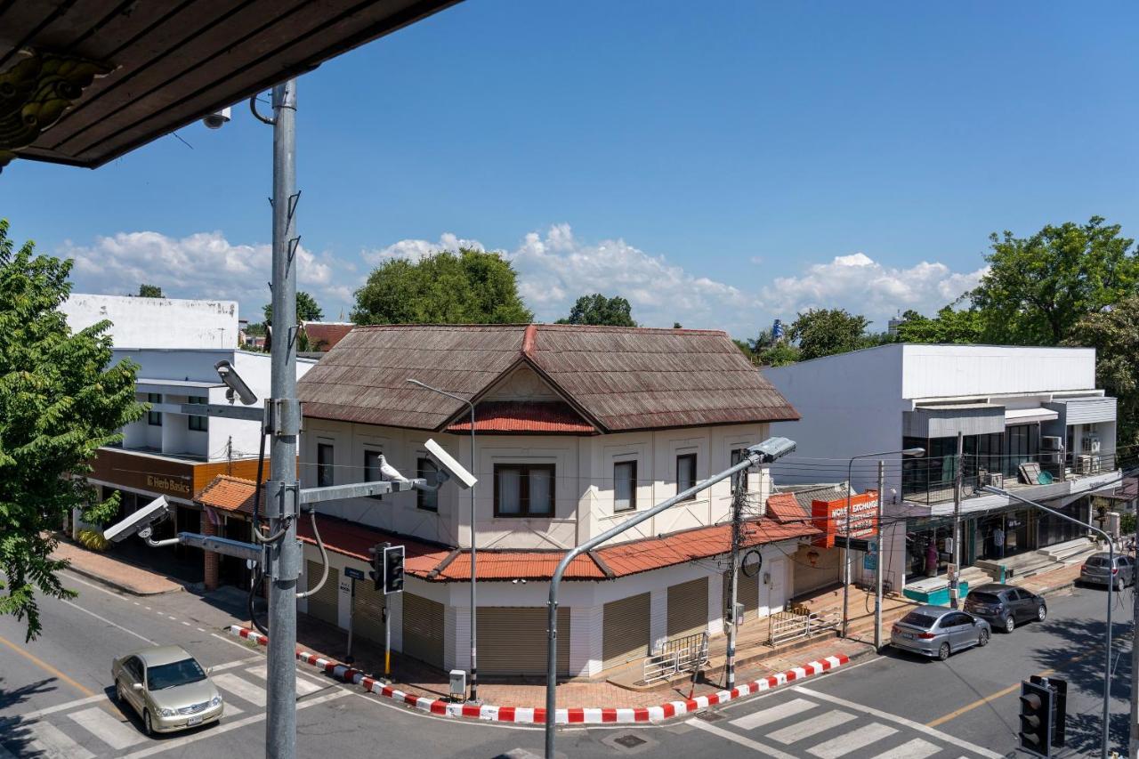 4 Bedrooms Family At Old Apartment Chiang Mai