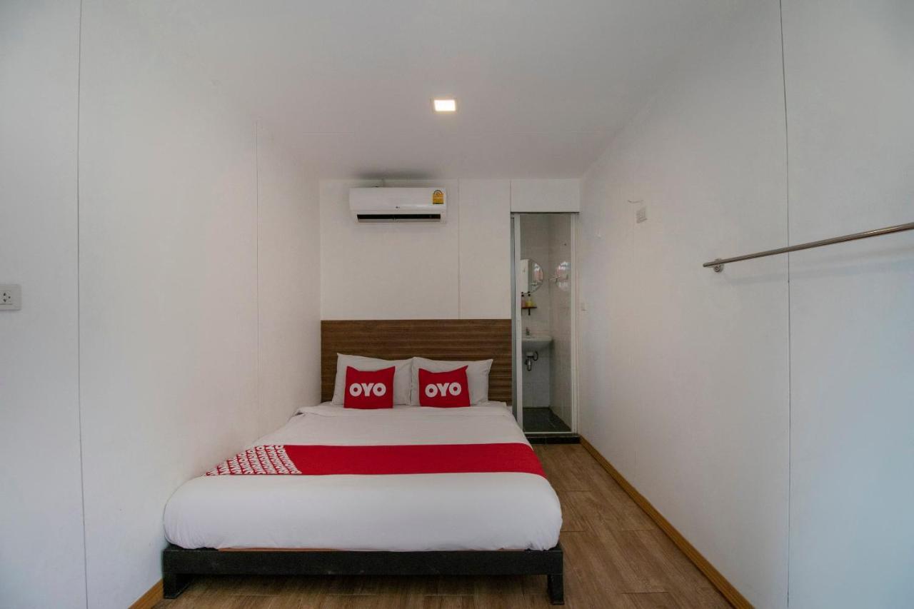 Oyo 673 Sleep Box Hotel 2*