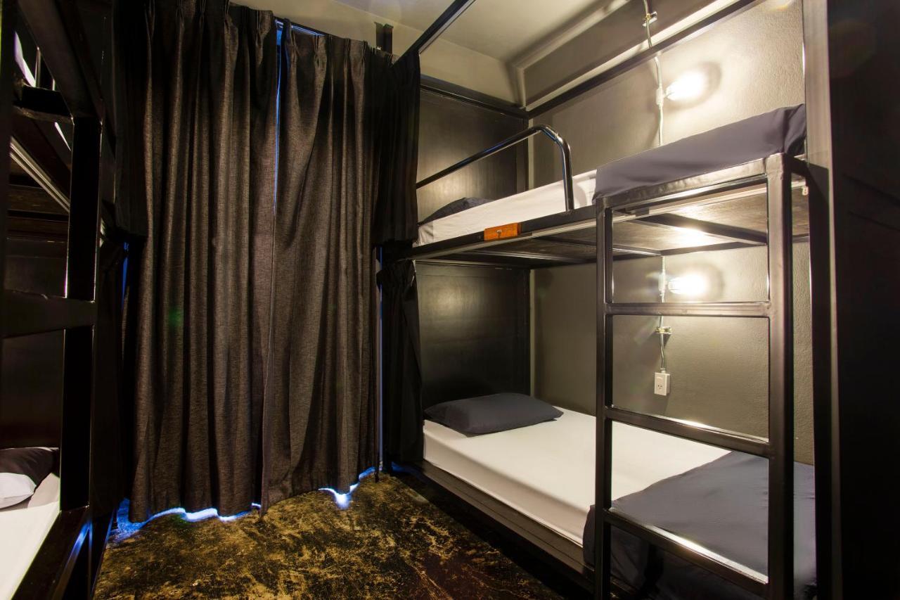 Hostel Box N Cafe