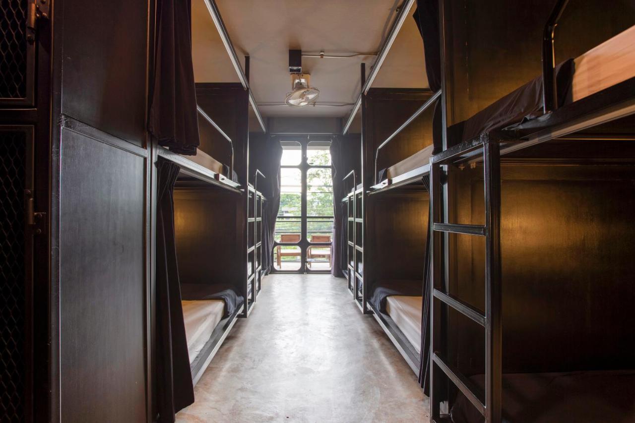 Hostel Box N Cafe