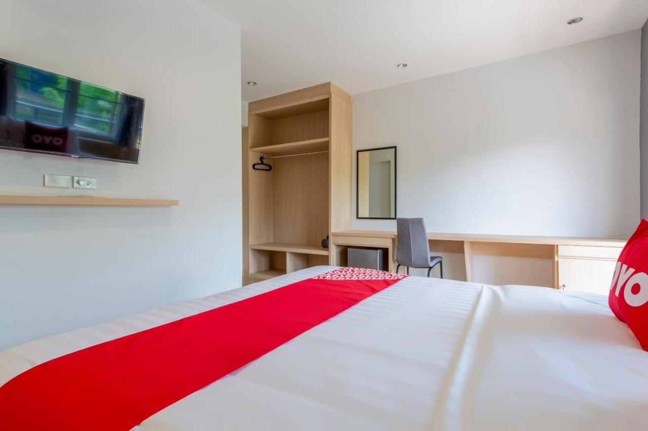 Oyo 1053 Bloom Hotel