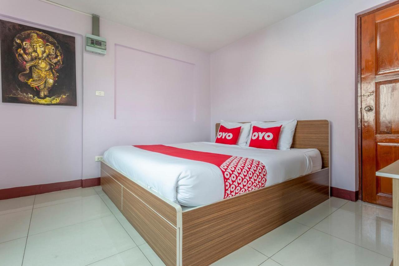 Oyo 1053 Bloom Hotel 3*