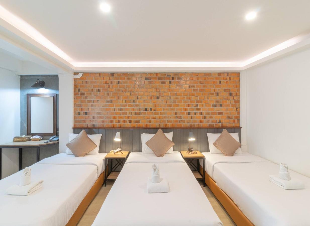 Hotel The Old 3*