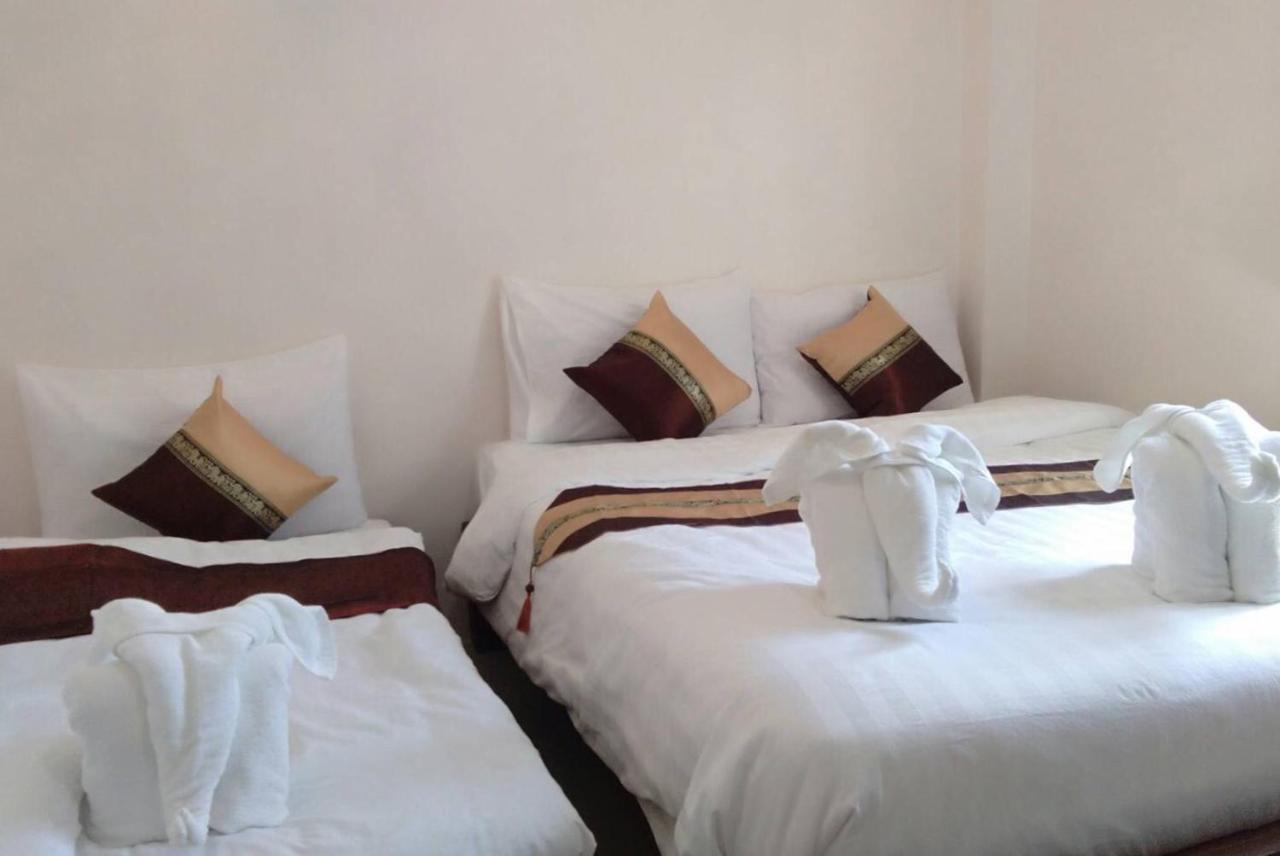 De Rose Hotel