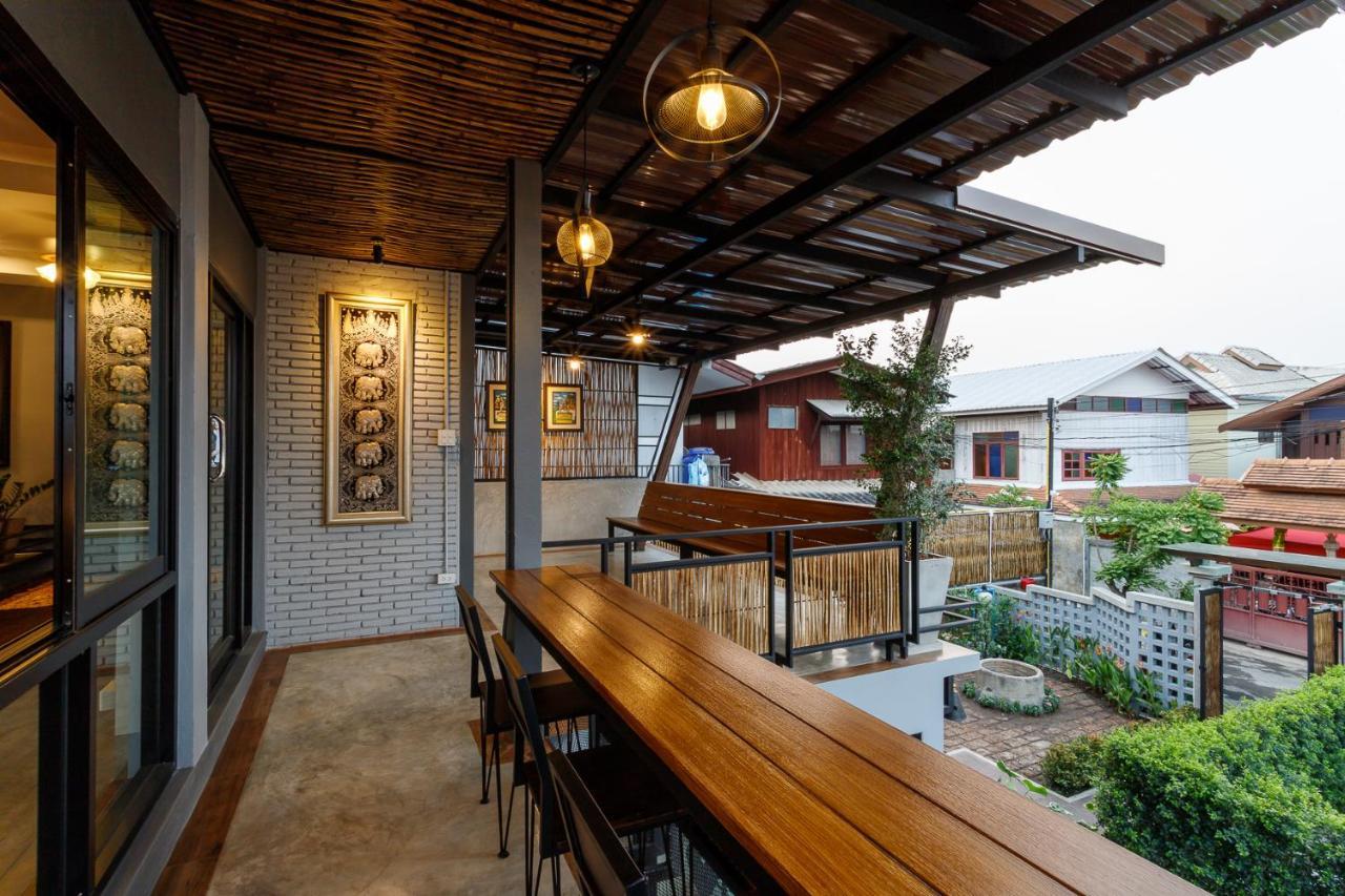 Hostel One Art And Gallery Chiang Mai