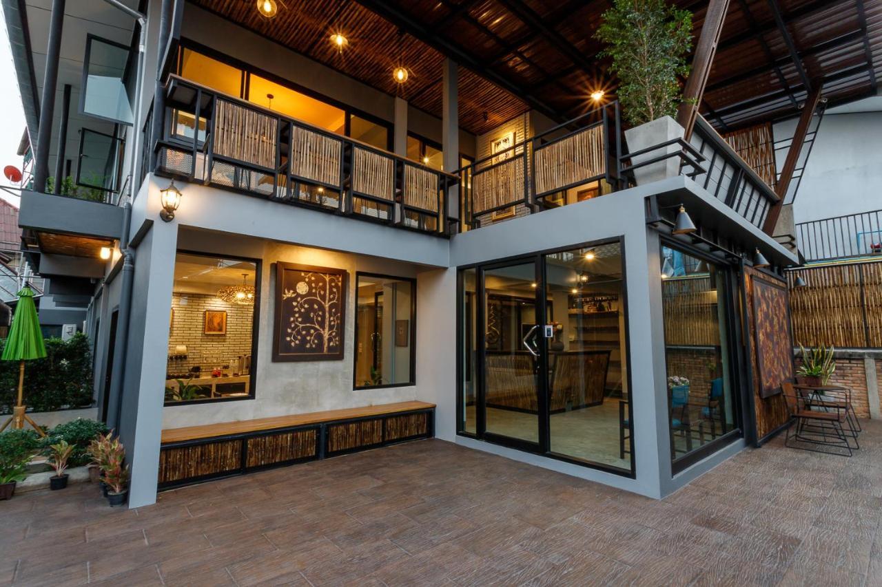 One Art And Gallery * Chiang Mai