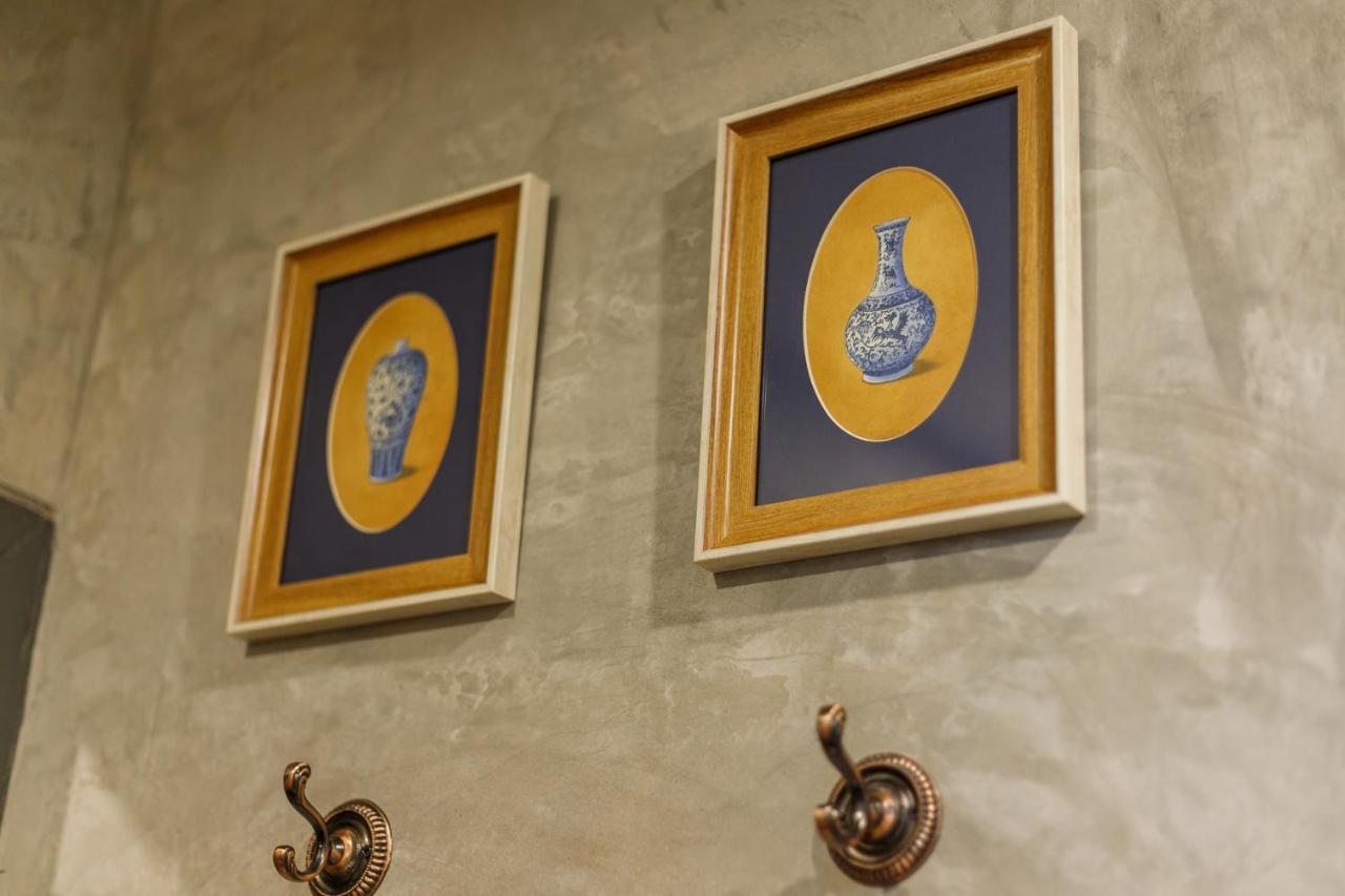 Hostel One Art And Gallery