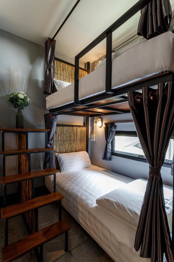 Hostel One Art And Gallery Chiang Mai