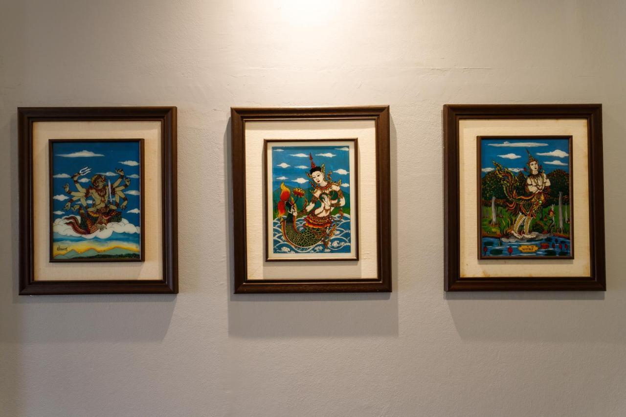 Hostel One Art And Gallery
