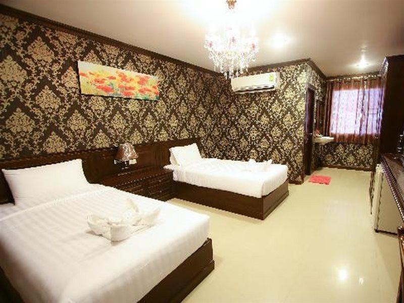 Hotel Romena Grand