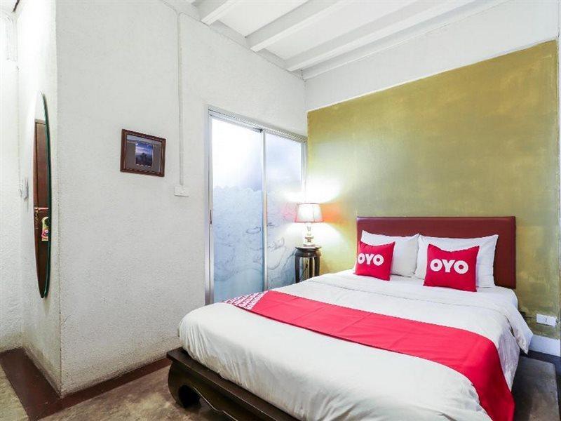 Oyo 391 Pat's Klangviang Hotel Chiang Mai